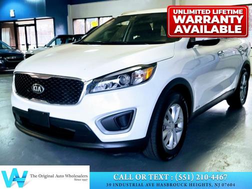 Photo 3 of 26 of 2016 Kia Sorento LX