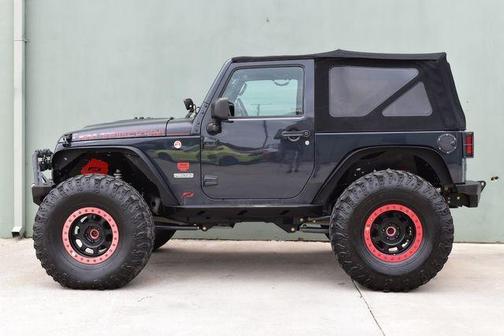 Photo 3 of 30 of 2017 Jeep Wrangler Rubicon