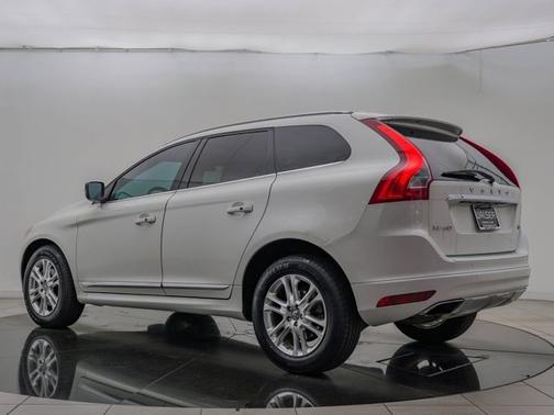 Photo 5 of 59 of 2015 Volvo XC60 T5 Drive-E Premier