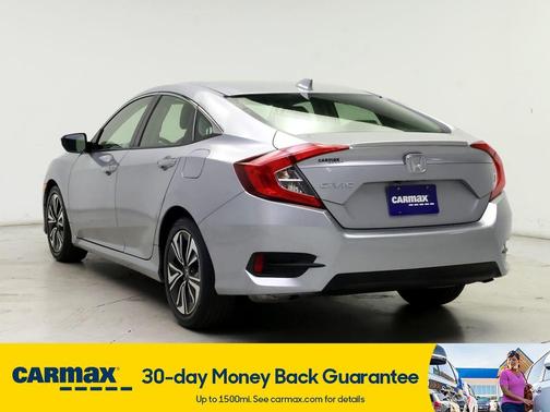 Photo 2 of 30 of 2018 Honda Civic EX-T
