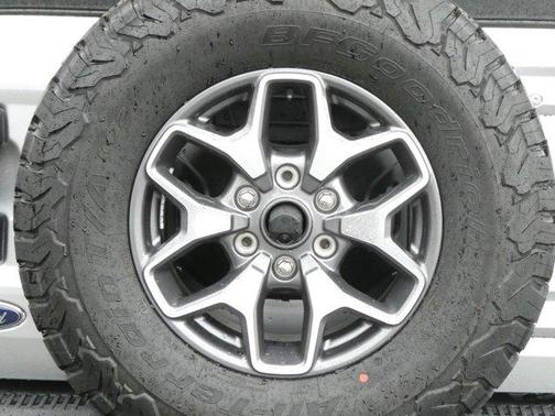Photo 5 of 20 of 2022 Ford Bronco Badlands