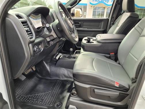 Photo 4 of 34 of 2022 RAM 2500 Tradesman