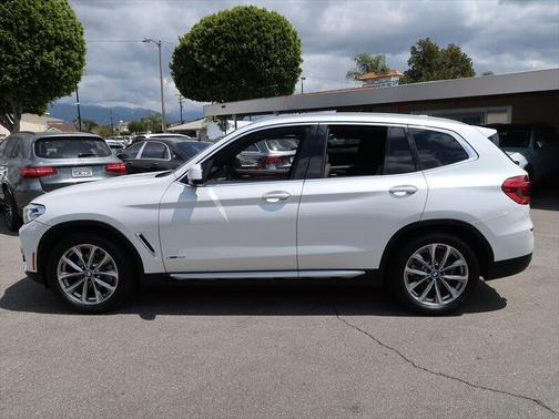 Photo 3 of 53 of 2018 BMW X3 xDrive30i
