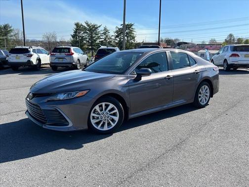Photo 2 of 22 of 2023 Toyota Camry LE