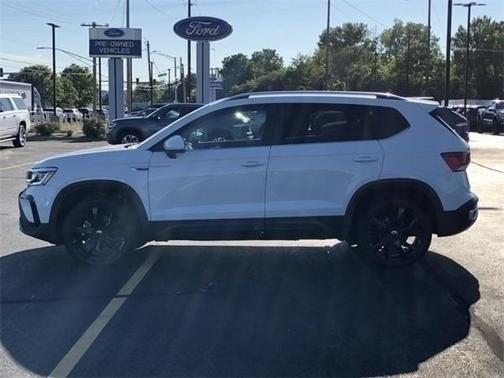 Photo 4 of 29 of 2022 Volkswagen Taos 1.5T SEL