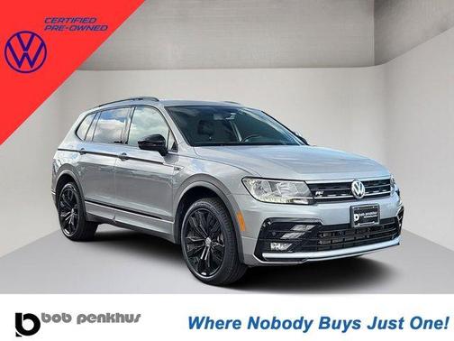 Photo 1 of 29 of 2020 Volkswagen Tiguan 2.0T SE R-Line Black