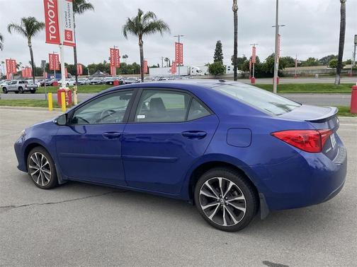 Photo 4 of 15 of 2018 Toyota Corolla XSE