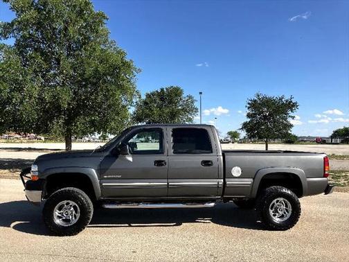 Photo 2 of 43 of 2002 Chevrolet Silverado 2500 LS H/D Crew Cab