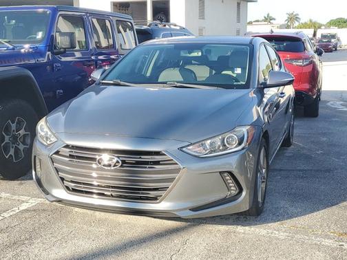 Photo 3 of 19 of 2017 Hyundai Elantra Limited