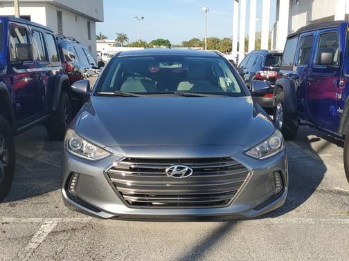 Photo 2 of 19 of 2017 Hyundai Elantra Limited