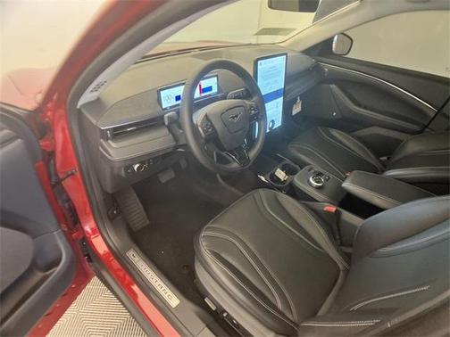 Photo 4 of 31 of 2021 Ford Mustang Mach-E Premium