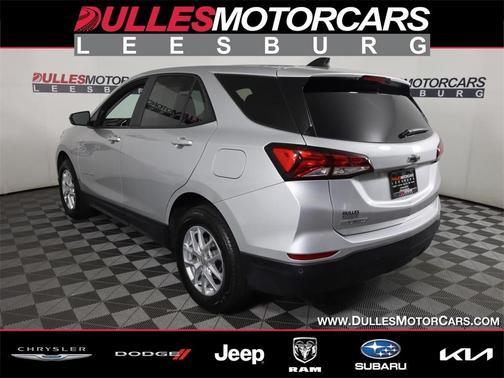 Photo 5 of 25 of 2022 Chevrolet Equinox LS