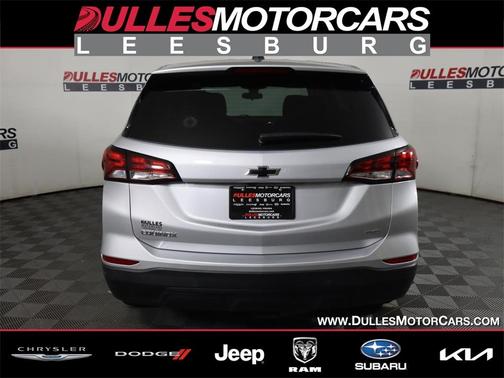 Photo 4 of 25 of 2022 Chevrolet Equinox LS
