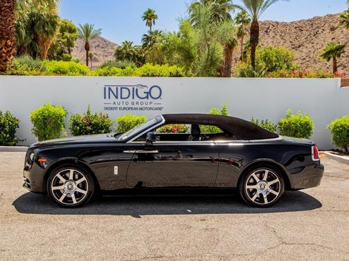 Photo 3 of 36 of 2017 Rolls-Royce Dawn