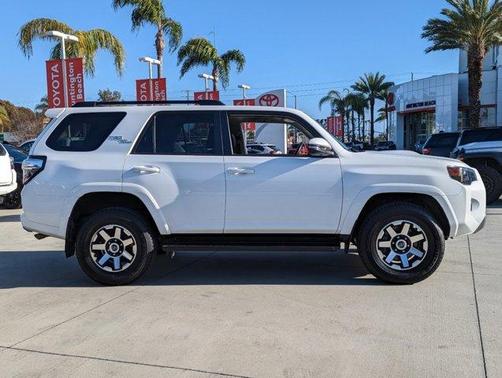 Photo 3 of 33 of 2022 Toyota 4Runner TRD Off Road Premium