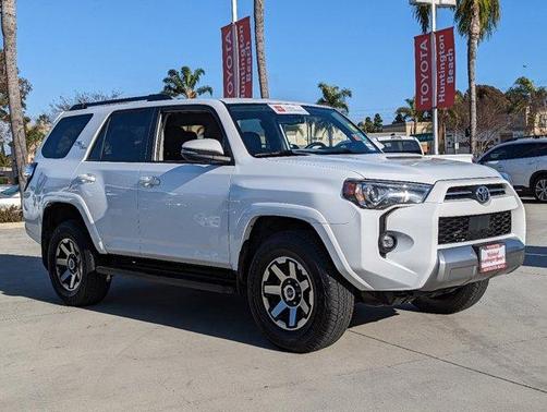 Photo 2 of 33 of 2022 Toyota 4Runner TRD Off Road Premium