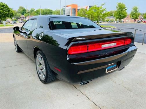 Photo 2 of 20 of 2013 Dodge Challenger R/T