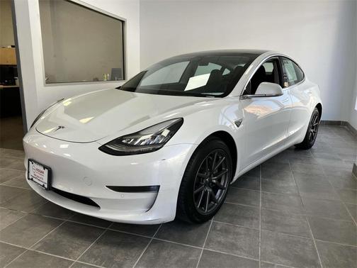 Photo 3 of 34 of 2019 Tesla Model 3 Performance