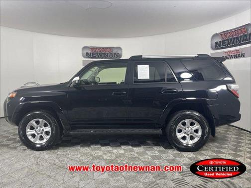 Photo 4 of 32 of 2021 Toyota 4Runner SR5