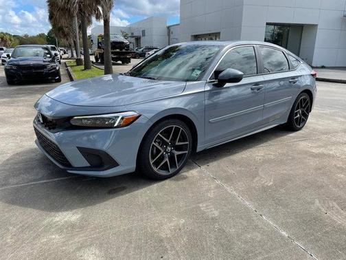 Photo 1 of 4 of 2022 Honda Civic Sport Touring