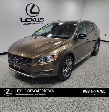 Photo 1 of 35 of 2016 Volvo V60 Cross Country T5