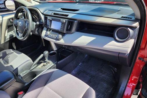 Photo 2 of 30 of 2013 Toyota RAV4 XLE