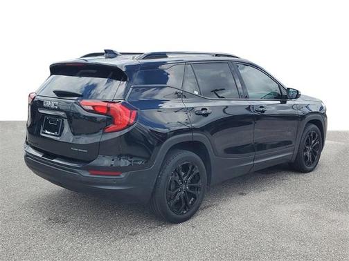 Photo 5 of 36 of 2020 GMC Terrain SLE