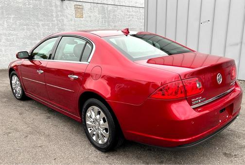 Photo 3 of 23 of 2010 Buick Lucerne CXL Special Edition