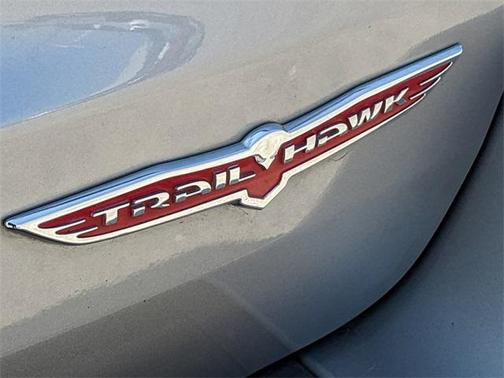 Photo 5 of 46 of 2019 Jeep Grand Cherokee Trailhawk