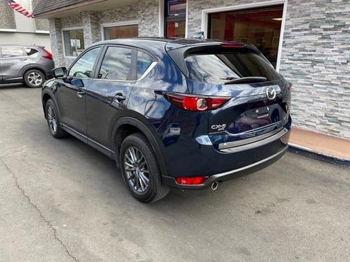 Photo 5 of 31 of 2020 Mazda CX-5 Touring