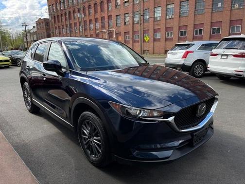Photo 3 of 31 of 2020 Mazda CX-5 Touring
