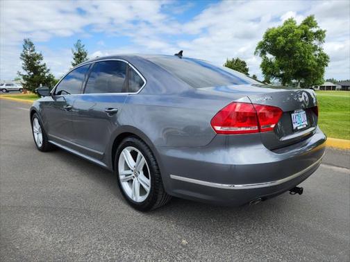 Photo 5 of 24 of 2012 Volkswagen Passat 2.0 TDI SEL Premium