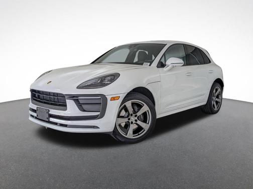 Photo 3 of 33 of 2022 Porsche Macan Base