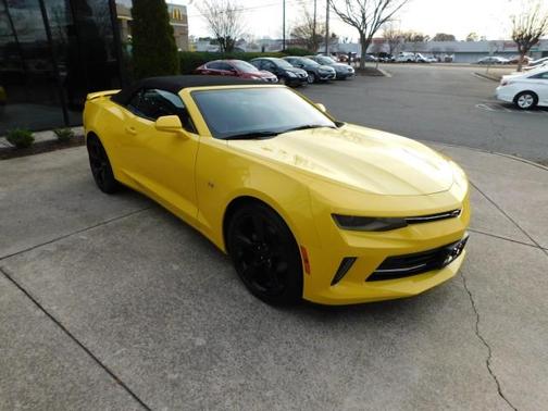 Photo 3 of 31 of 2017 Chevrolet Camaro 1LT