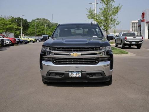 Photo 2 of 45 of 2020 Chevrolet Silverado 1500 LT