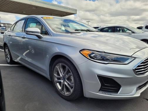 Photo 4 of 21 of 2019 Ford Fusion SEL