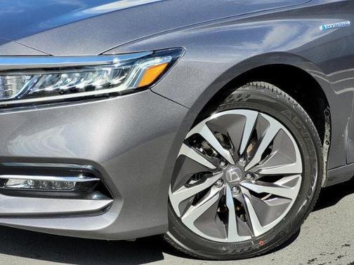 Photo 4 of 45 of 2019 Honda Accord Hybrid EX