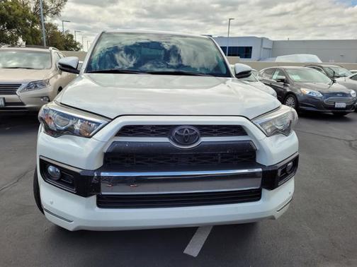 Photo 3 of 21 of 2018 Toyota 4Runner Limited 4WD