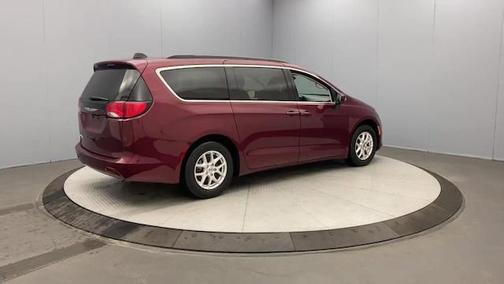 Photo 5 of 24 of 2021 Chrysler Voyager LXI