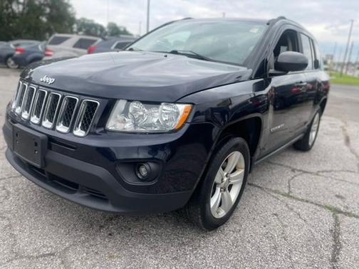 Photo 1 of 21 of 2011 Jeep Compass Latitude