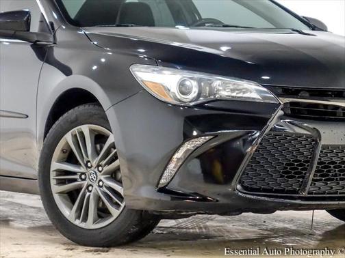 Photo 3 of 31 of 2016 Toyota Camry SE w/Special Edition Pkg
