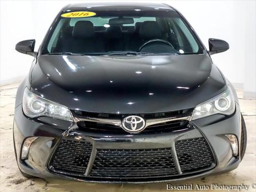 Photo 5 of 31 of 2016 Toyota Camry SE w/Special Edition Pkg