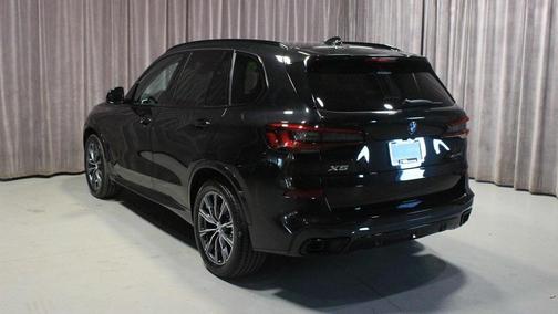 Photo 3 of 26 of 2022 BMW X5 xDrive40i