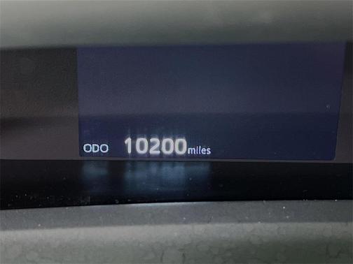 Photo 4 of 33 of 2022 Toyota Prius Prime XLE
