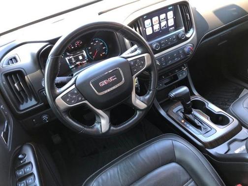 Photo 5 of 28 of 2018 GMC Canyon Denali