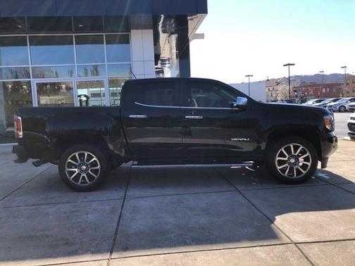 Photo 3 of 28 of 2018 GMC Canyon Denali