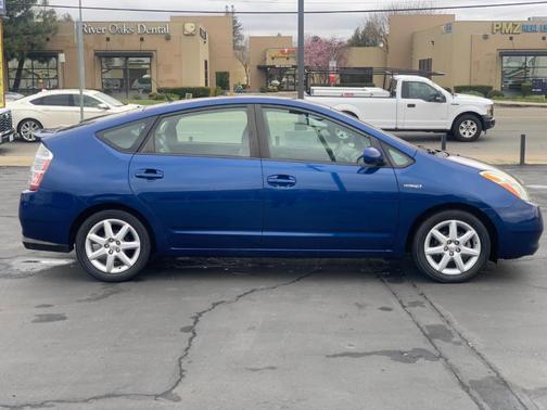 Photo 2 of 21 of 2008 Toyota Prius Base (CVT-E)