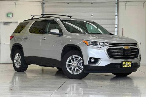 Photo 2 of 38 of 2021 Chevrolet Traverse LT Leather