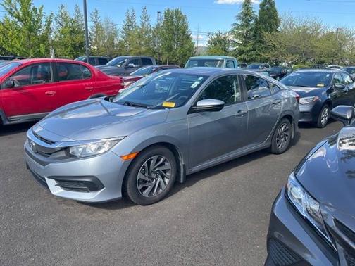 Photo 4 of 7 of 2017 Honda Civic EX