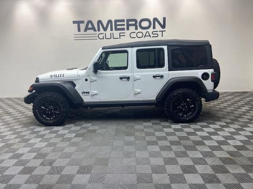Photo 3 of 14 of 2022 Jeep Wrangler Unlimited Sport